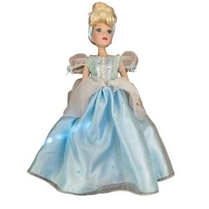 Porcelain Cinderella Disney Keepsake